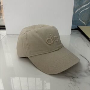 ALO Yoga Women's Tan Cap